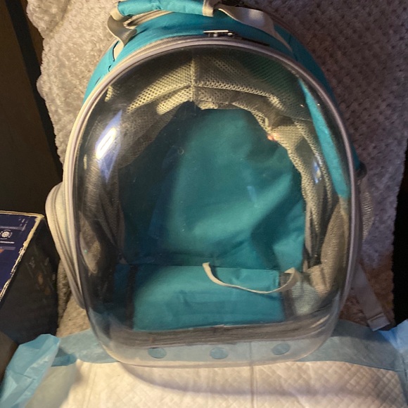 Cat carrier $30 - Picture 1 of 4